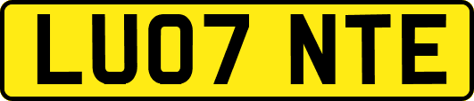 LU07NTE