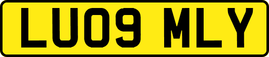 LU09MLY