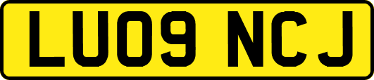 LU09NCJ