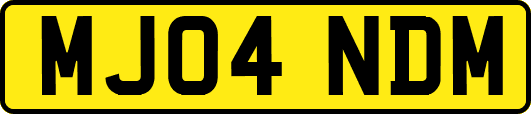 MJ04NDM