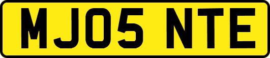 MJ05NTE