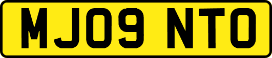 MJ09NTO