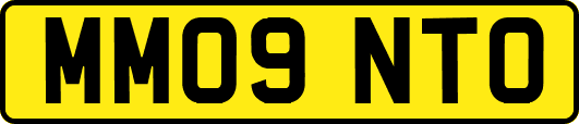 MM09NTO