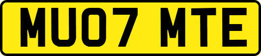 MU07MTE