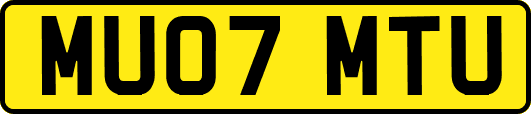 MU07MTU