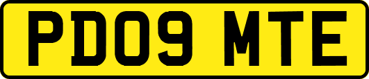PD09MTE