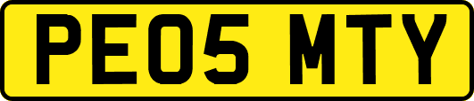 PE05MTY