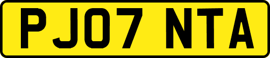 PJ07NTA