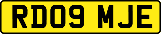 RD09MJE