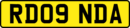 RD09NDA