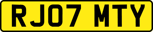 RJ07MTY
