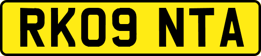 RK09NTA