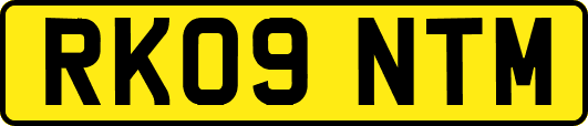 RK09NTM