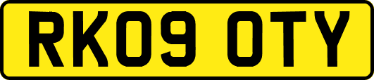 RK09OTY