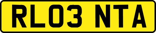 RL03NTA