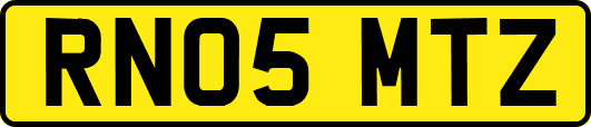 RN05MTZ