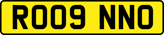 RO09NNO