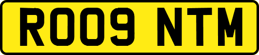 RO09NTM