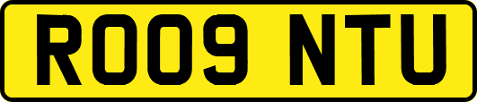 RO09NTU
