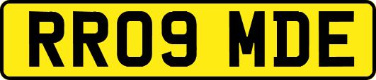 RR09MDE