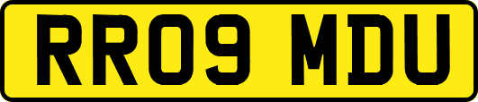RR09MDU