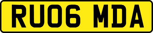 RU06MDA