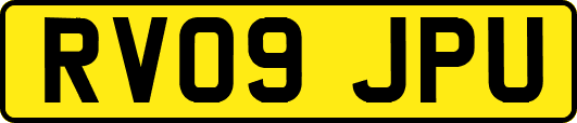 RV09JPU