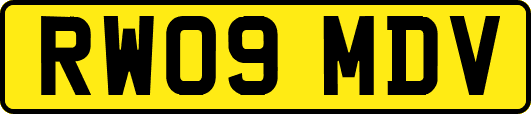 RW09MDV