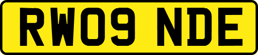 RW09NDE