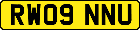 RW09NNU