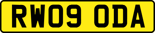 RW09ODA