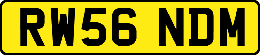 RW56NDM
