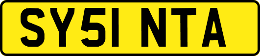 SY51NTA