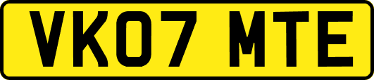 VK07MTE