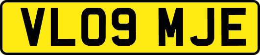 VL09MJE
