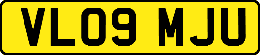VL09MJU