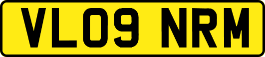 VL09NRM