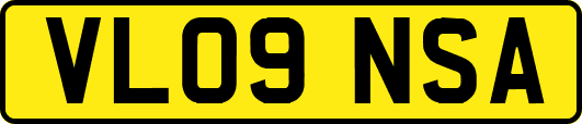 VL09NSA