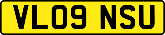 VL09NSU