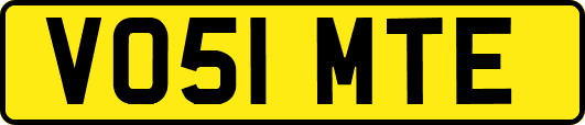 VO51MTE