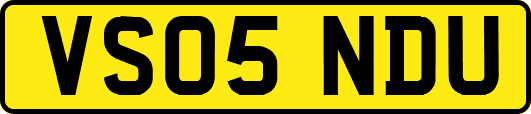 VS05NDU