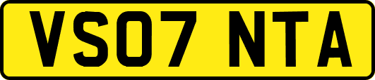 VS07NTA