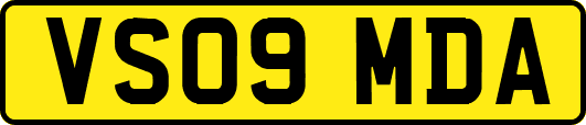 VS09MDA