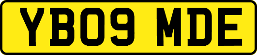 YB09MDE