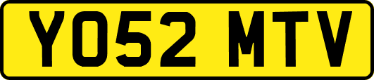 YO52MTV